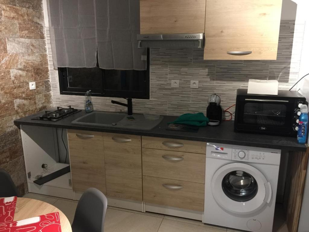 Nicole Residence Avec Piscine Chauffee & Jacuzzi Saint-Andre Bagian luar foto