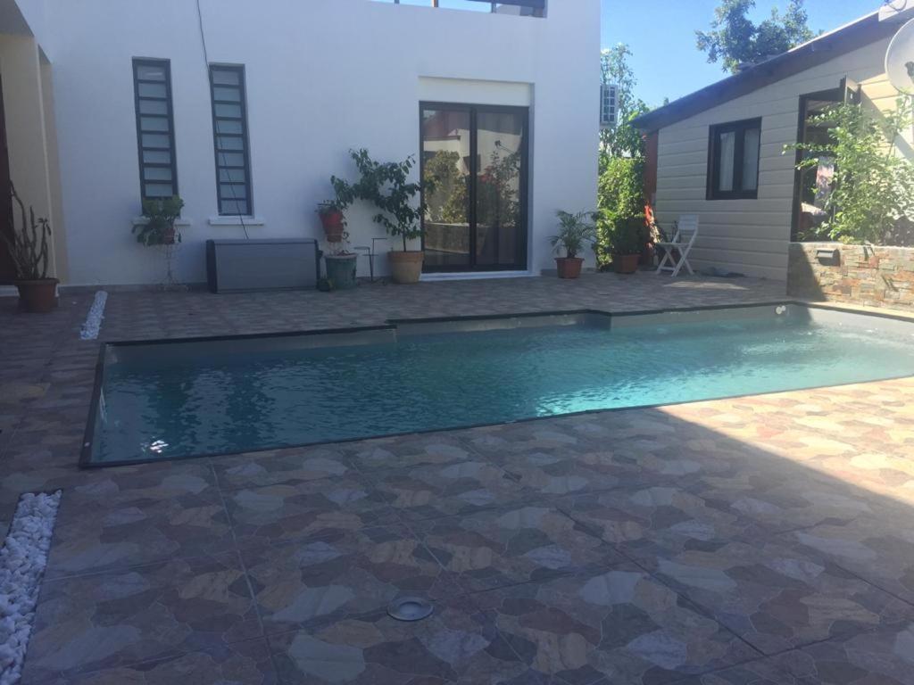 Nicole Residence Avec Piscine Chauffee & Jacuzzi Saint-Andre Bagian luar foto