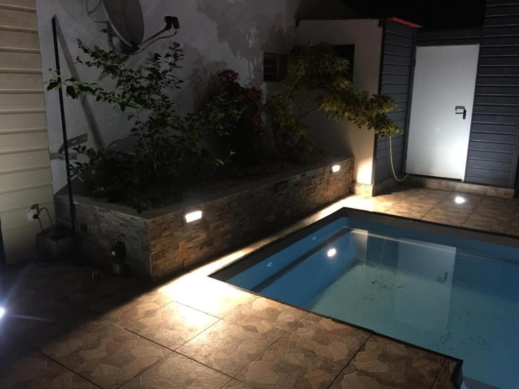 Nicole Residence Avec Piscine Chauffee & Jacuzzi Saint-Andre Bagian luar foto
