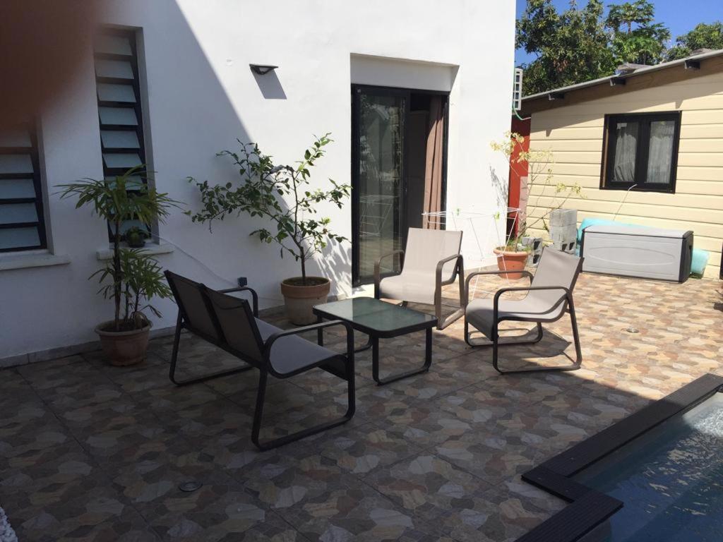 Nicole Residence Avec Piscine Chauffee & Jacuzzi Saint-Andre Bagian luar foto