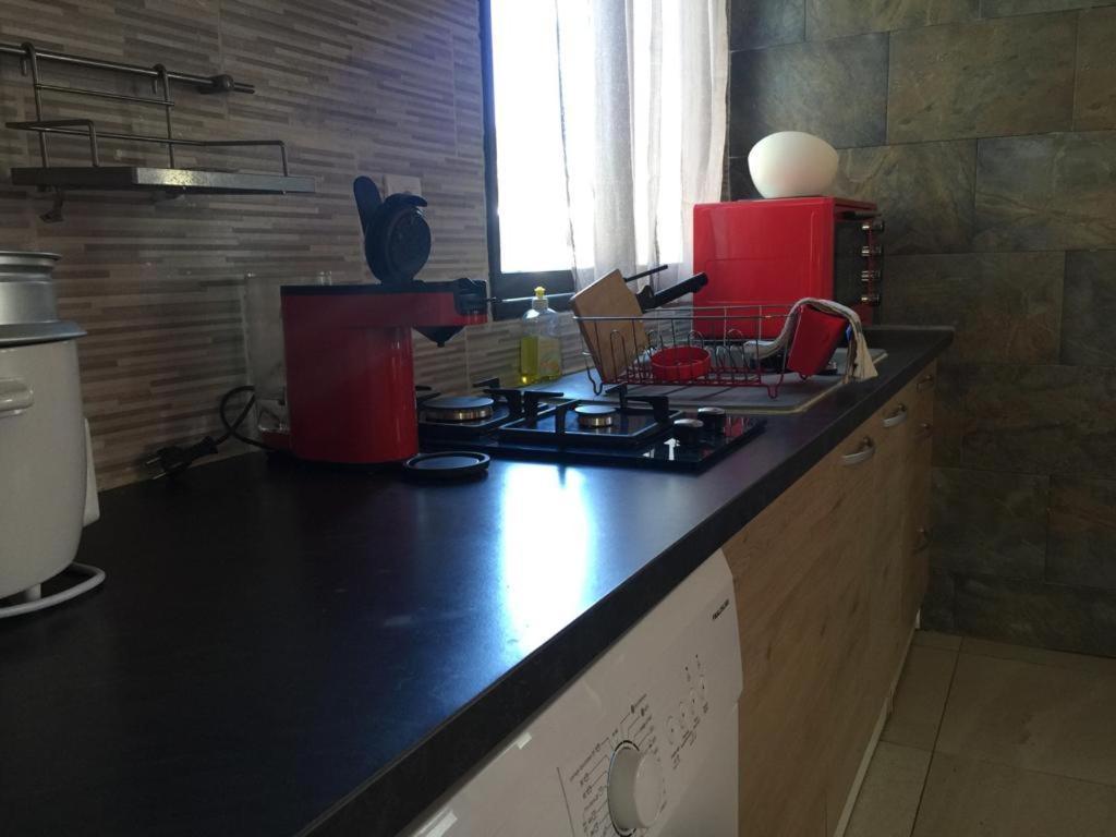 Nicole Residence Avec Piscine Chauffee & Jacuzzi Saint-Andre Bagian luar foto