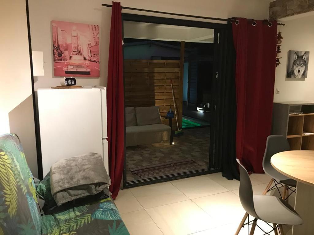 Nicole Residence Avec Piscine Chauffee & Jacuzzi Saint-Andre Bagian luar foto