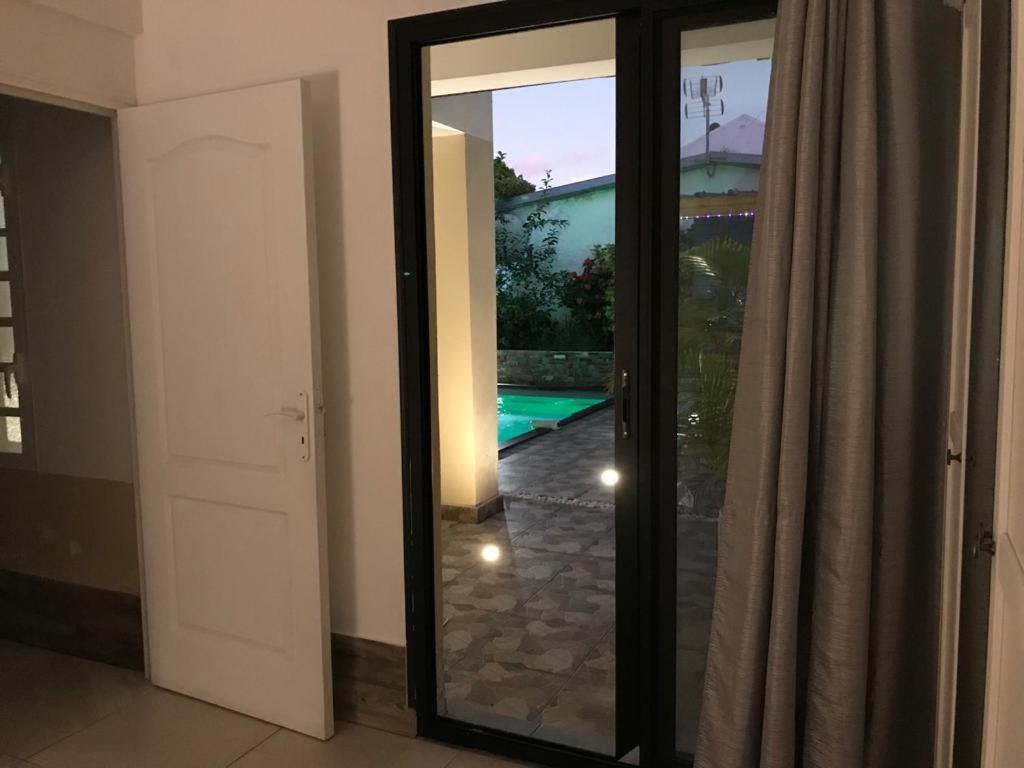 Nicole Residence Avec Piscine Chauffee & Jacuzzi Saint-Andre Bagian luar foto