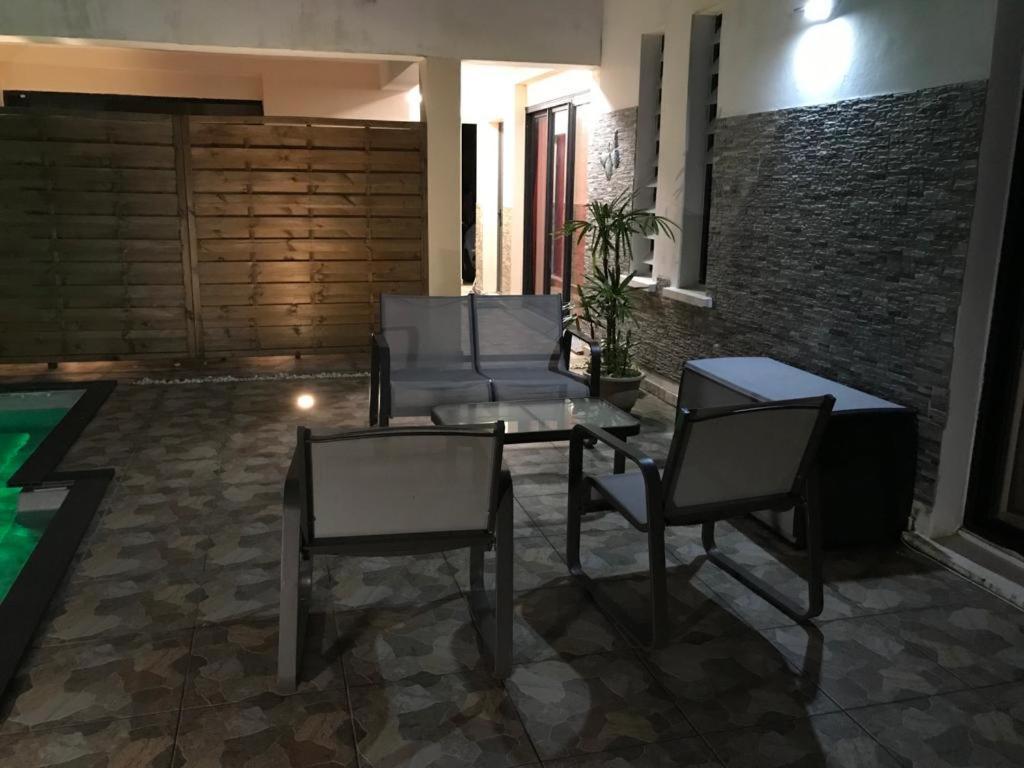 Nicole Residence Avec Piscine Chauffee & Jacuzzi Saint-Andre Bagian luar foto